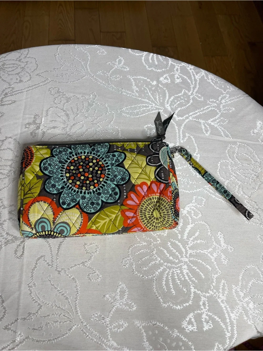 Vera Bradley Quilted Push-Lock Wristlet Wallet Clutch Floral Pattern